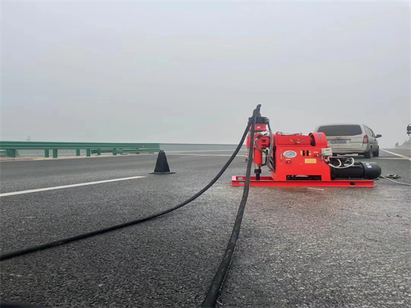 蒸湘马路路基路面开裂下沉注浆加固灌浆