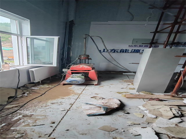 蒸湘地基基础下沉墙体裂缝加固注浆顶升施工