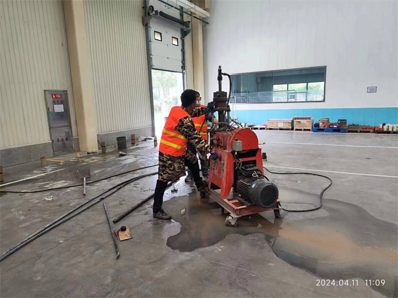 蒸湘厂房地面下沉塌陷注浆加固施工